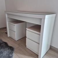 toeletta ikea e comodini cassettiera