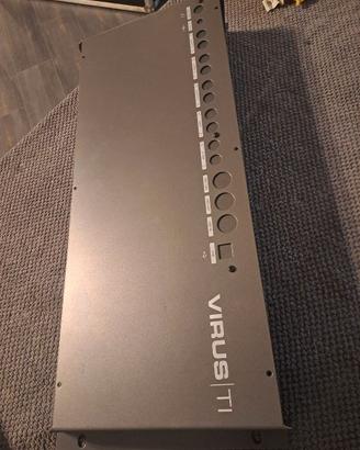 Access Virus TI synth base per rack in metallo