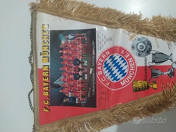 gagliardetto FC Bayern Monaco anno 1990