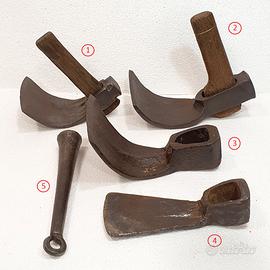 Ascia curva da scavo, da bottaio forgiata, Vecchia