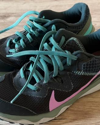 Scarpe da trekking in montagna Nike