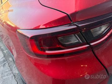 fanale posteriore sx renault arkana