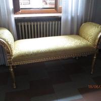 Divanetto in stile della Silik nuovo