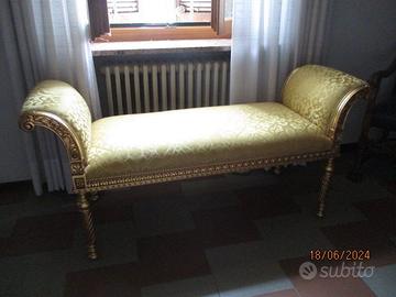 Divanetto in stile della Silik nuovo