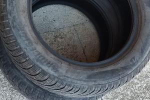 2 Pneumatici Invernali Bridgestone 195/60 R16!