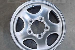 Cerchio in ferro disegno a stella 15×5,5 Daihatsu 