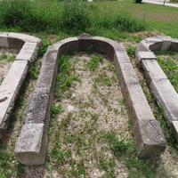 Cornici in pietra per portali, imbotti in pietra