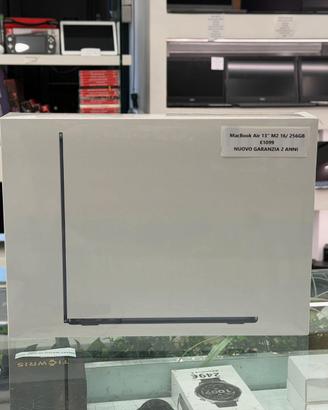 Apple MacBook Air 13" M2 16/ 256GB - NUOVO