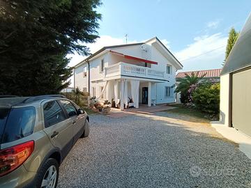 Serravalle (fe) rif.201 villetta libera 2 lati