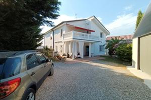 Serravalle (fe) rif.201 villetta libera 2 lati