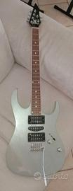 Chitarra elettrica e amplificatore Marshall 