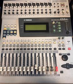 mixer Yamaha O1V