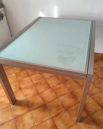 Tavolo allungabile con nr.4 sedie