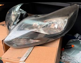 Fari Ford focus mk3 Fondo nero