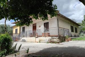 CASA SEMINDIPENDENTE A VALMONTONE