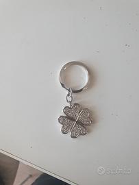 Portachiave con quadrifoglio brillantini