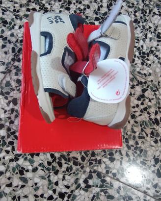 Sandali bambino nuovi ,Garvalin misura 21, 35€.