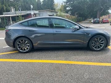 Tesla Model 3 Long Range AWD-Modello restyling