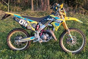Moto Suzuki Valenti