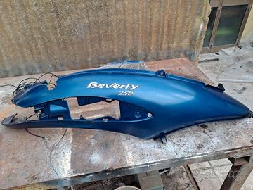 CARENA LATERALE DESTRO PIAGGIO BEVERLY 250 2005