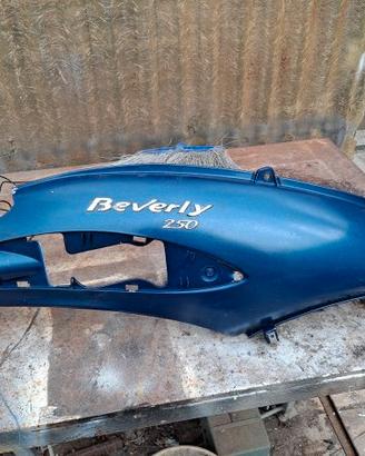 CARENA LATERALE DESTRO PIAGGIO BEVERLY 250 2005