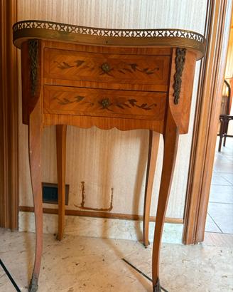 Consolle intarsiata in stile Luigi XV