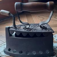 Ferro da stiro antico