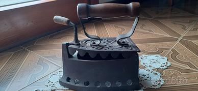 Ferro da stiro antico