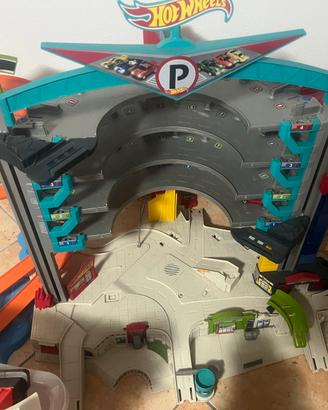 Garage e varie piste hotwheels