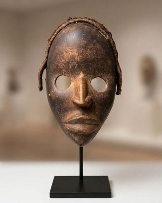Maschera Africana Dan in Legno Intagliata a Mano -