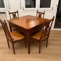 Tavolo con ripiano in cuoio + 4 sedie