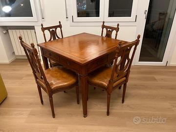 Tavolo con ripiano in cuoio + 4 sedie