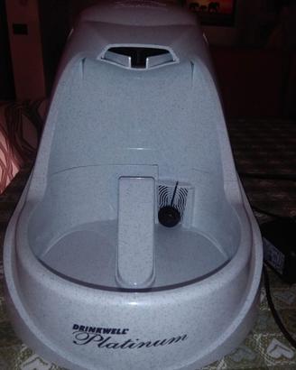 ABBEVERATOIO PER GATTO