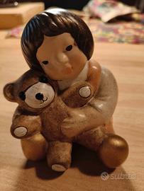 Statua Thun Tini's vintage Bimba con orsetto