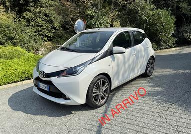 Toyota Aygo Connect 1.0 VVT-i 72 CV 5 porte x-clus