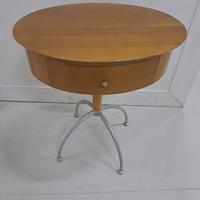 Tavolino ovalino in legno tinta ciliegio