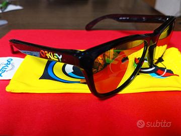 Occhiali da sole Oakley Frogskins 24-325 VR 46 Pol