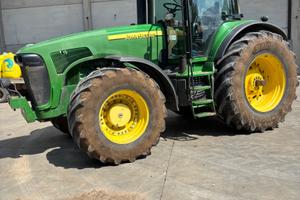 John deere 8520