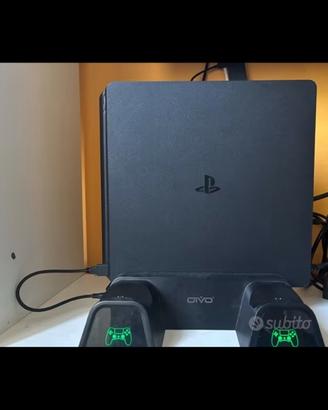 Playstation 4 + Supporto