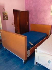 Letto ortopedico con materasso antidecubito