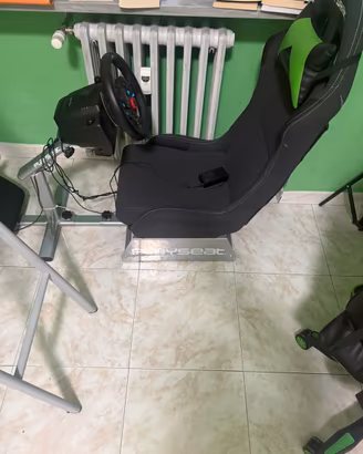 Sedia e volate pedaliera gaming