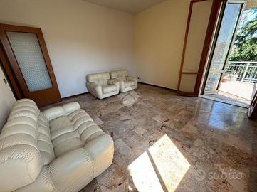 3 LOCALI A REGGIO NELL'EMILIA