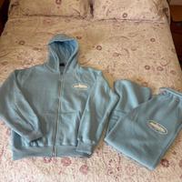 Tuta Corteiz azzurra – Completo Felpa + Pantaloni