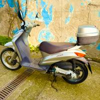 Scooter Peugeot 150 4T Looxor Anno: 2003km1620