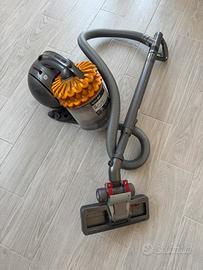 Aspirapolvere usato Dyson DC52