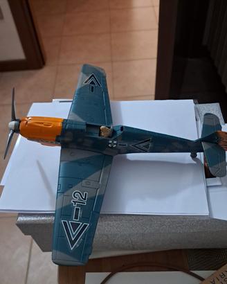 modellino aereo da guerra