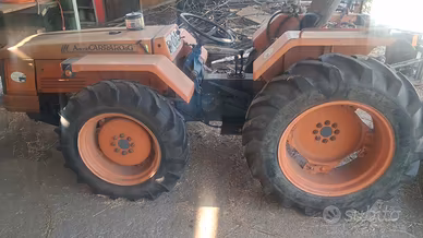 Trattore agricolo