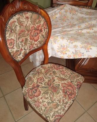 Tavolo in radica più sedie