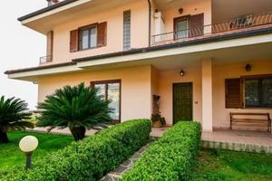 VILLA DI AMPIA METRATUTA CON GIARDINO P