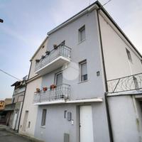 CASA SEMINDIPENDENTE A ATRI